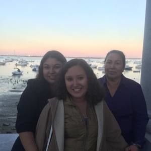 Meet your Posher, Yesenia